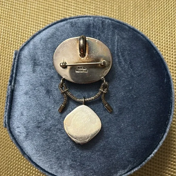 Artisan pendant/ brooch - Picture 2 of 2